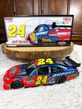 Jeff Gordon #24 DuPont 2007 Impala SS COT Limited Edition 1:24 Scale Stock Car